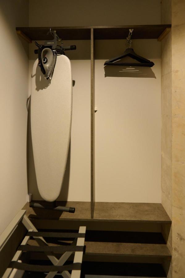 Appartement Montagnon - Les Suites Du Palais - Classe 4 Etoiles, Parking Prive, Vue Cathedrale, 3 Chambres, Primo C0Nciergerie Nevers Luaran gambar