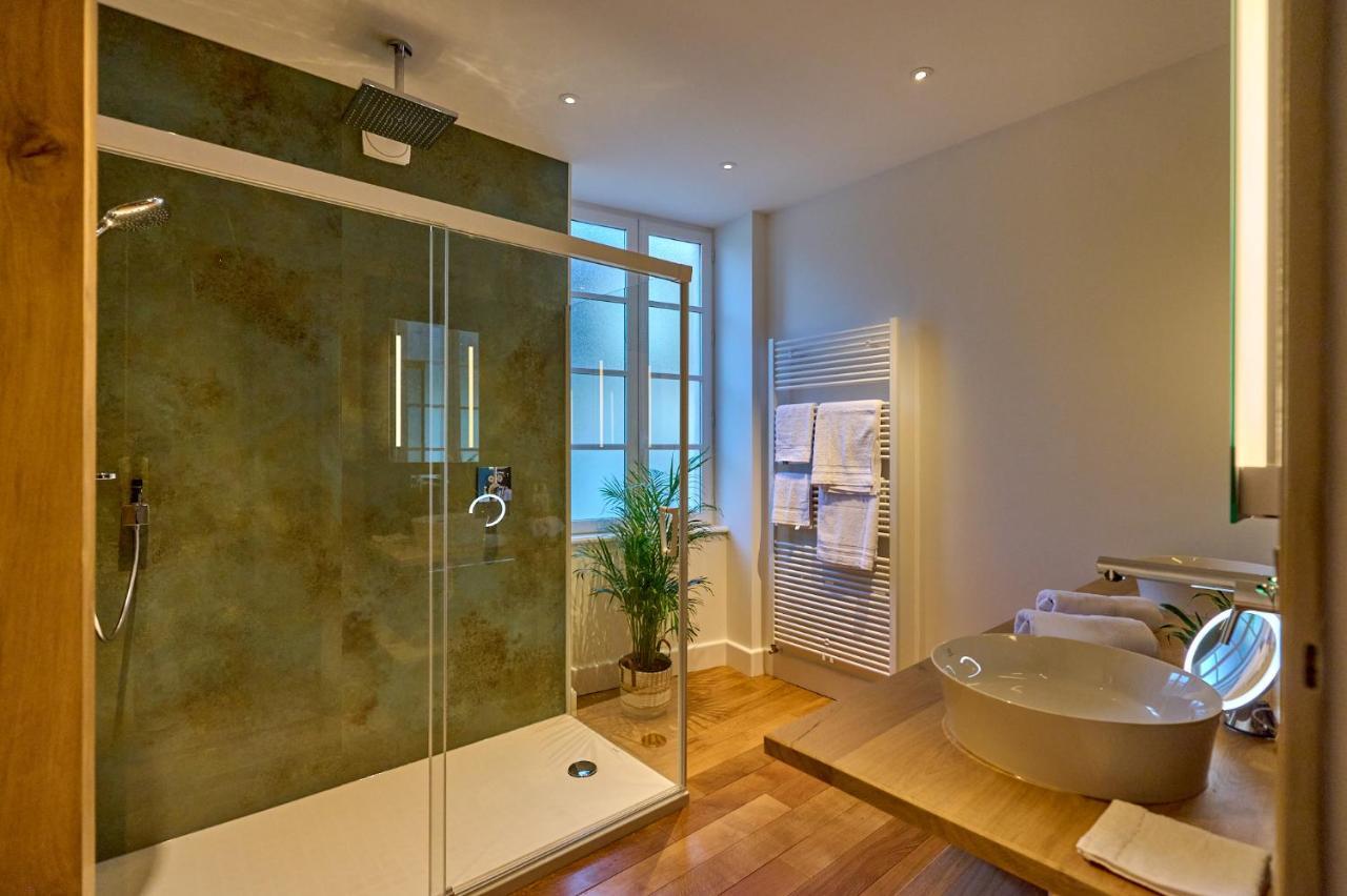 Appartement Montagnon - Les Suites Du Palais - Classe 4 Etoiles, Parking Prive, Vue Cathedrale, 3 Chambres, Primo C0Nciergerie Nevers Luaran gambar