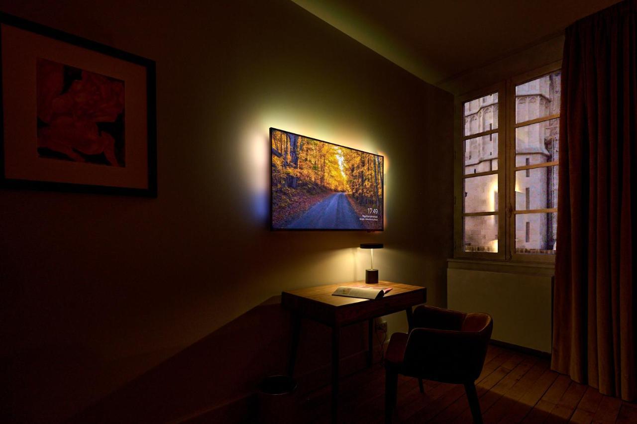 Appartement Montagnon - Les Suites Du Palais - Classe 4 Etoiles, Parking Prive, Vue Cathedrale, 3 Chambres, Primo C0Nciergerie Nevers Luaran gambar