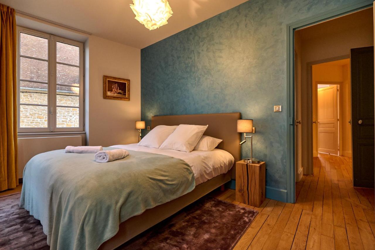 Appartement Montagnon - Les Suites Du Palais - Classe 4 Etoiles, Parking Prive, Vue Cathedrale, 3 Chambres, Primo C0Nciergerie Nevers Luaran gambar