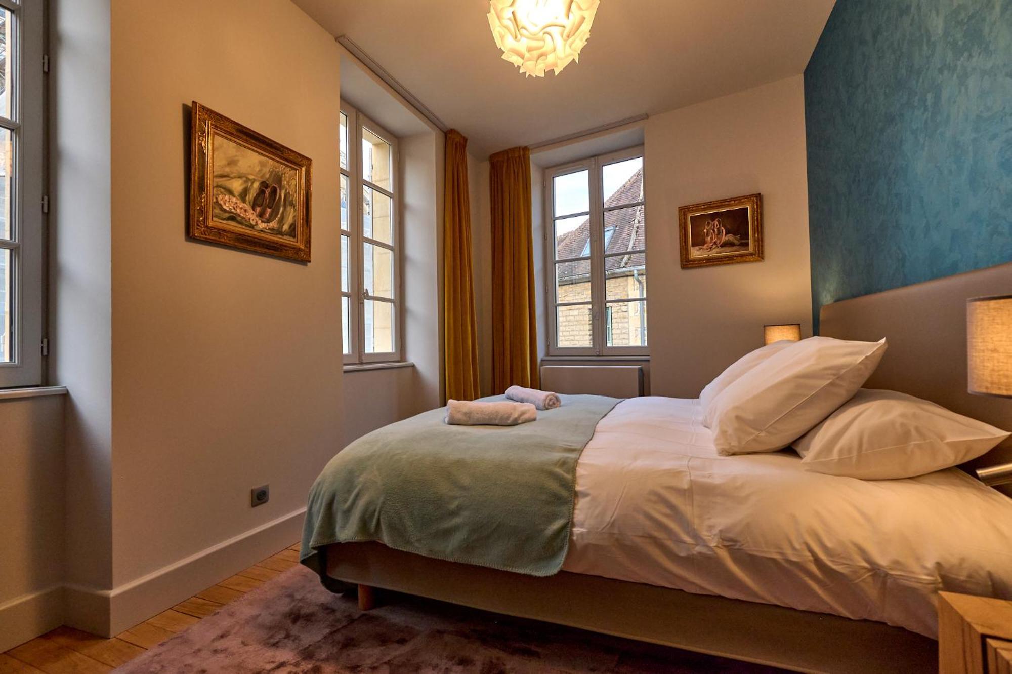Appartement Montagnon - Les Suites Du Palais - Classe 4 Etoiles, Parking Prive, Vue Cathedrale, 3 Chambres, Primo C0Nciergerie Nevers Luaran gambar