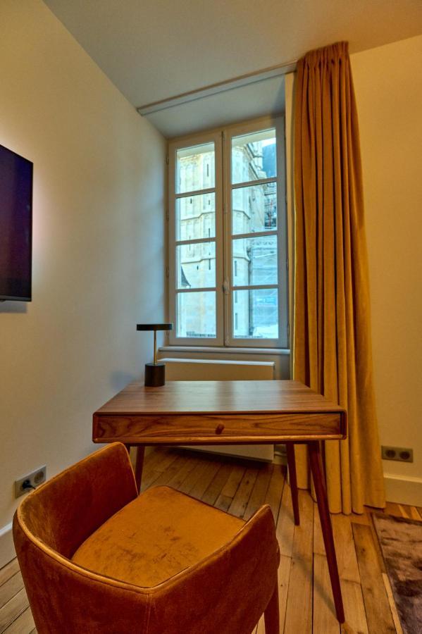 Appartement Montagnon - Les Suites Du Palais - Classe 4 Etoiles, Parking Prive, Vue Cathedrale, 3 Chambres, Primo C0Nciergerie Nevers Luaran gambar