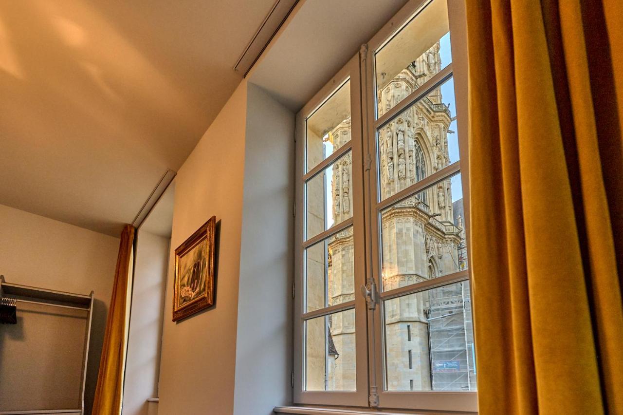 Appartement Montagnon - Les Suites Du Palais - Classe 4 Etoiles, Parking Prive, Vue Cathedrale, 3 Chambres, Primo C0Nciergerie Nevers Luaran gambar