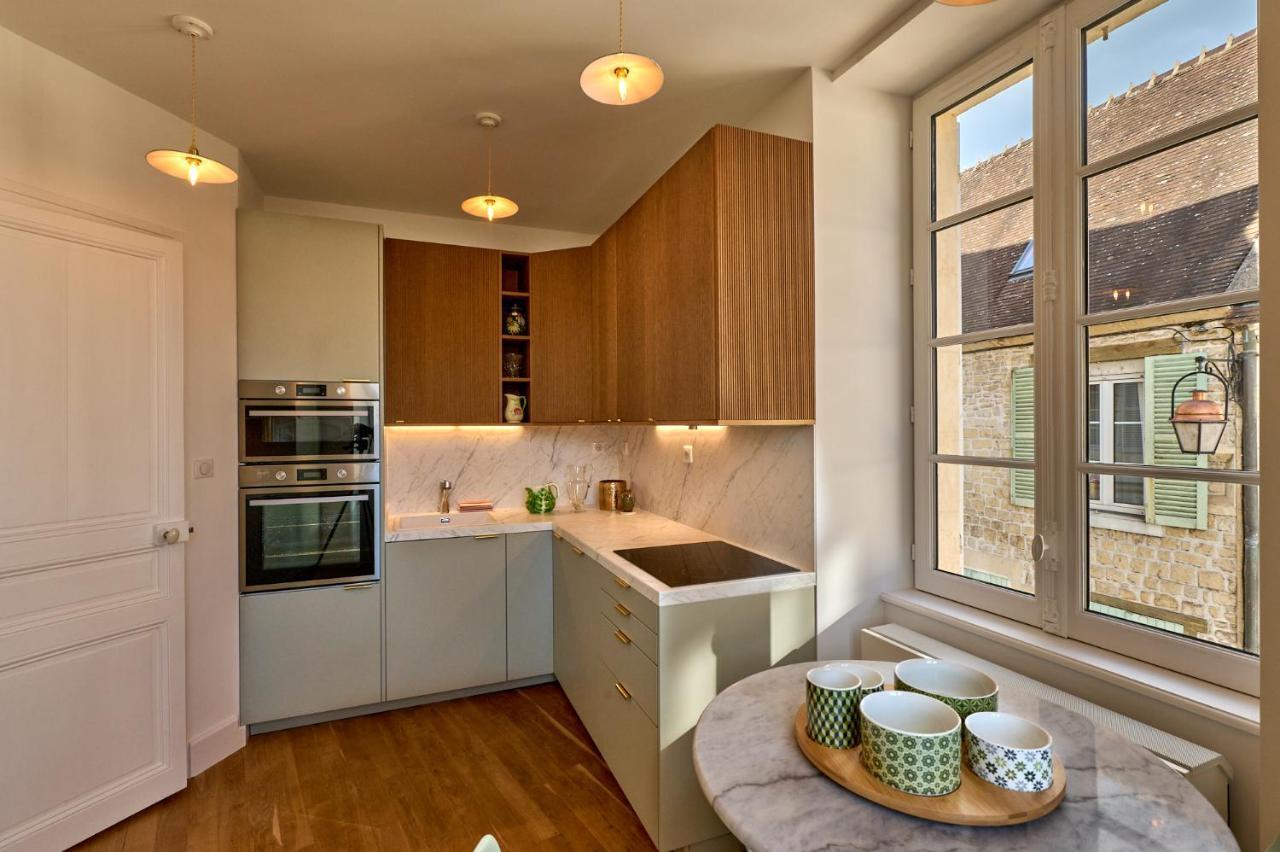 Appartement Montagnon - Les Suites Du Palais - Classe 4 Etoiles, Parking Prive, Vue Cathedrale, 3 Chambres, Primo C0Nciergerie Nevers Luaran gambar