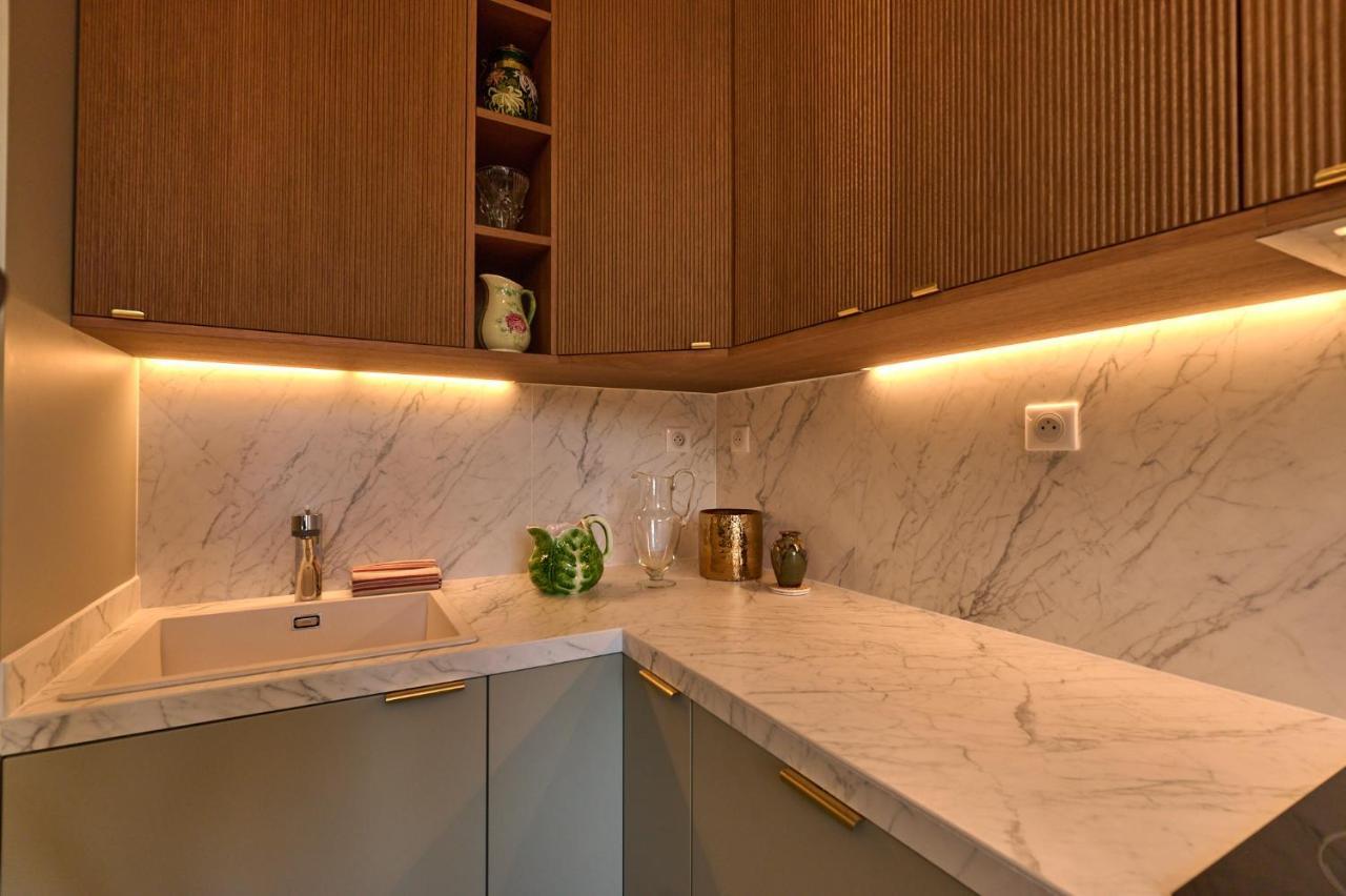 Appartement Montagnon - Les Suites Du Palais - Classe 4 Etoiles, Parking Prive, Vue Cathedrale, 3 Chambres, Primo C0Nciergerie Nevers Luaran gambar