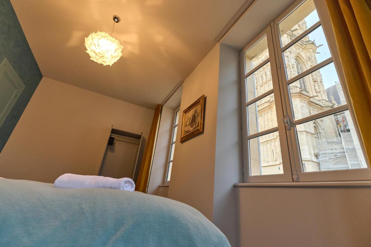 Appartement Montagnon - Les Suites Du Palais - Classe 4 Etoiles, Parking Prive, Vue Cathedrale, 3 Chambres, Primo C0Nciergerie Nevers Luaran gambar