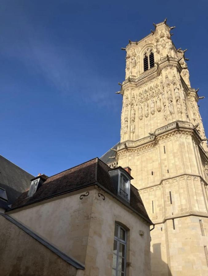 Appartement Montagnon - Les Suites Du Palais - Classe 4 Etoiles, Parking Prive, Vue Cathedrale, 3 Chambres, Primo C0Nciergerie Nevers Luaran gambar